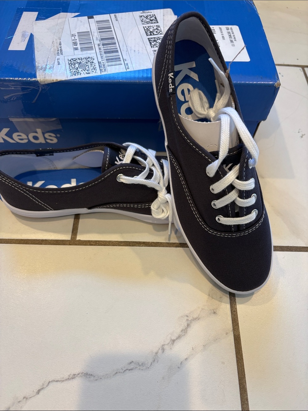 Women’s Keds Classic Champion Navy Canvas Lace-Up Sneakers - NIB size 5
